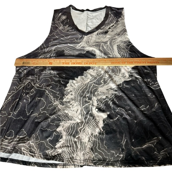 Tank Top V-Neck Black, White & Gray Abstract Pattern Soft & Size 5XL = 22W NWOT. - Picture 5 of 8